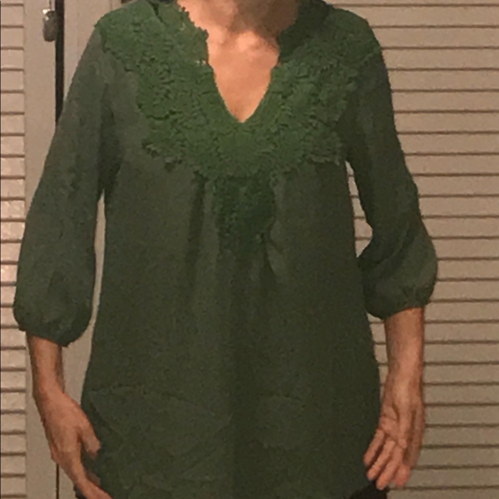 Green Top Blouse. Medium